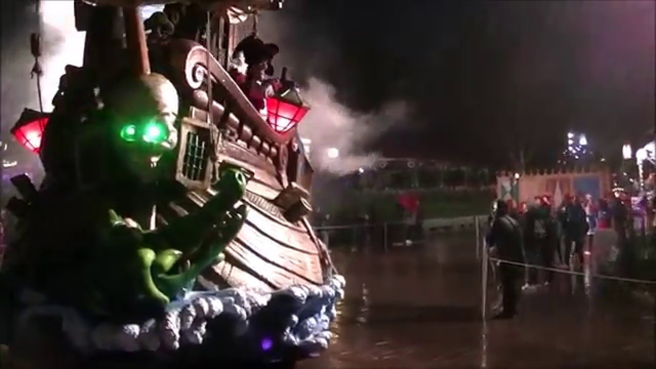 Disney Magic on Parade (Heavy Rain) - Disneyland Paris (January 3, 2016)