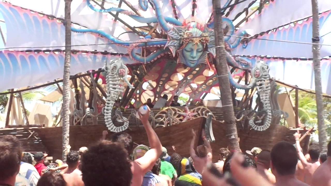 Wrecked Machines - Enjoy the Silence - Universo Paralello 2015 2016