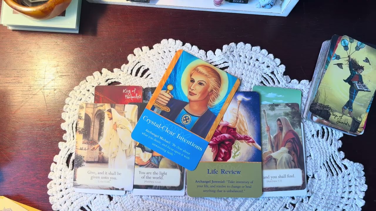 What do I need to focus on in 2026? Tarot reading for collective 🫶🏽🏃🏼‍♂️❤️😋☀️🌹#tarot  😍