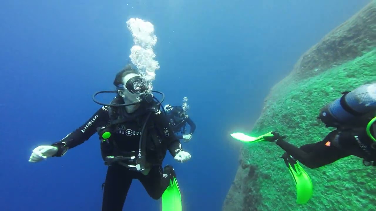 Dive at Middle Finger Dive site in Gozo Malta