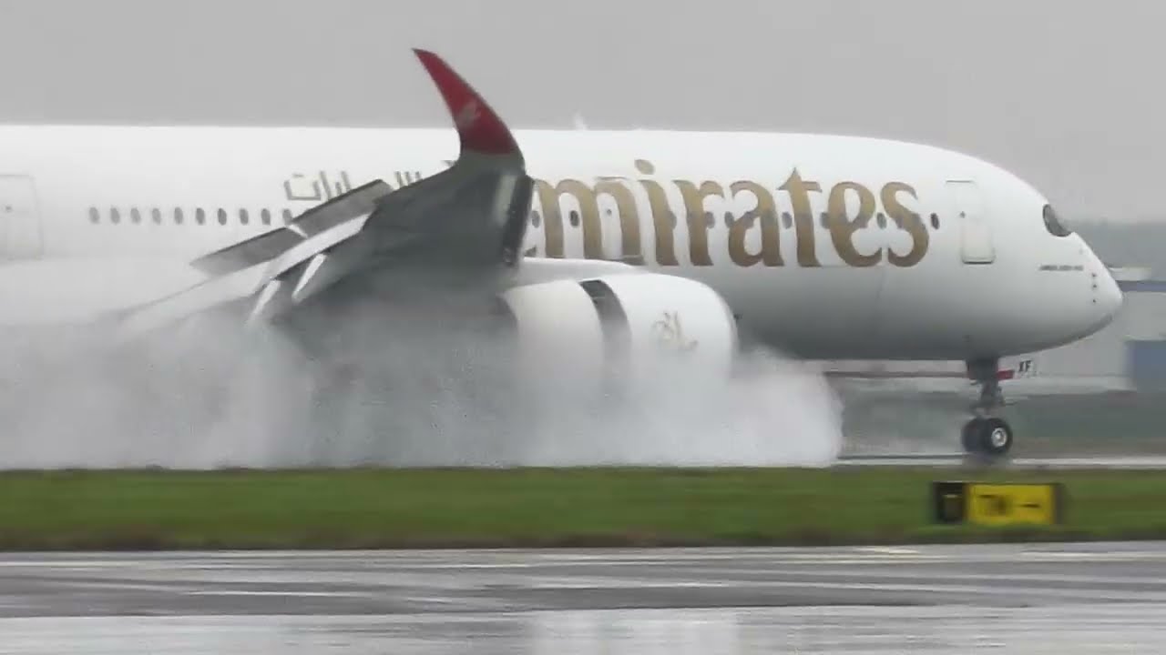 EMIRATES AIRBUS LANDED IN 🌧️ RUNWAY FULL WITH WATER #airport #europe #aviation #emirates #views 