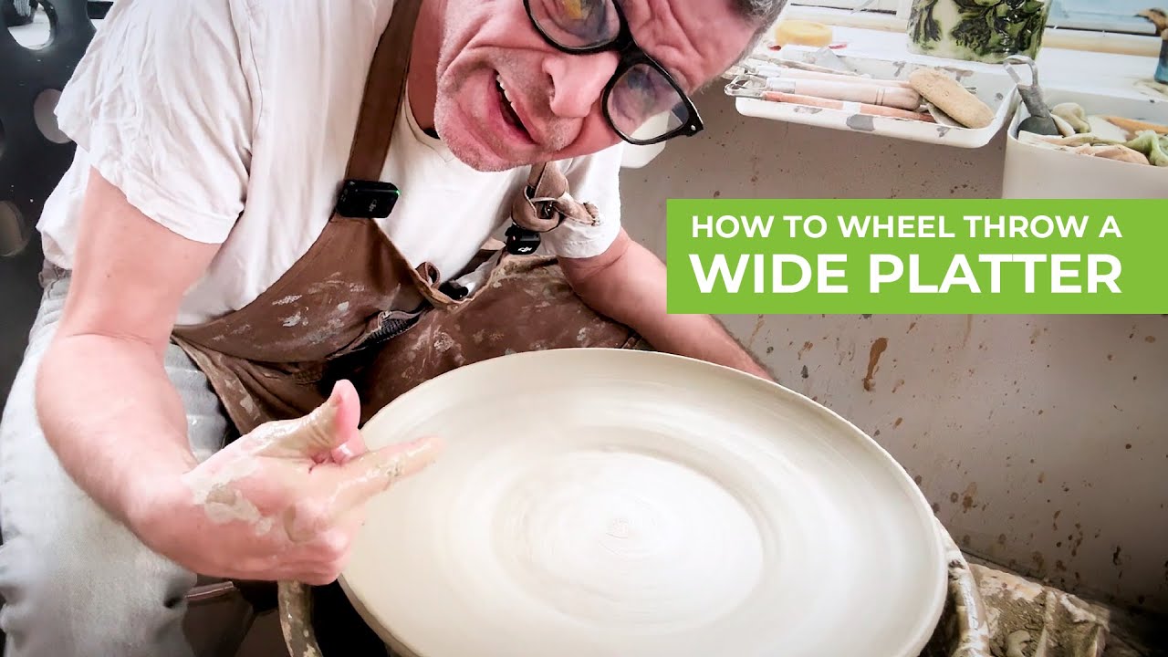 203. Изготовление широкого блюда на гончарном круге из переработанной глины.