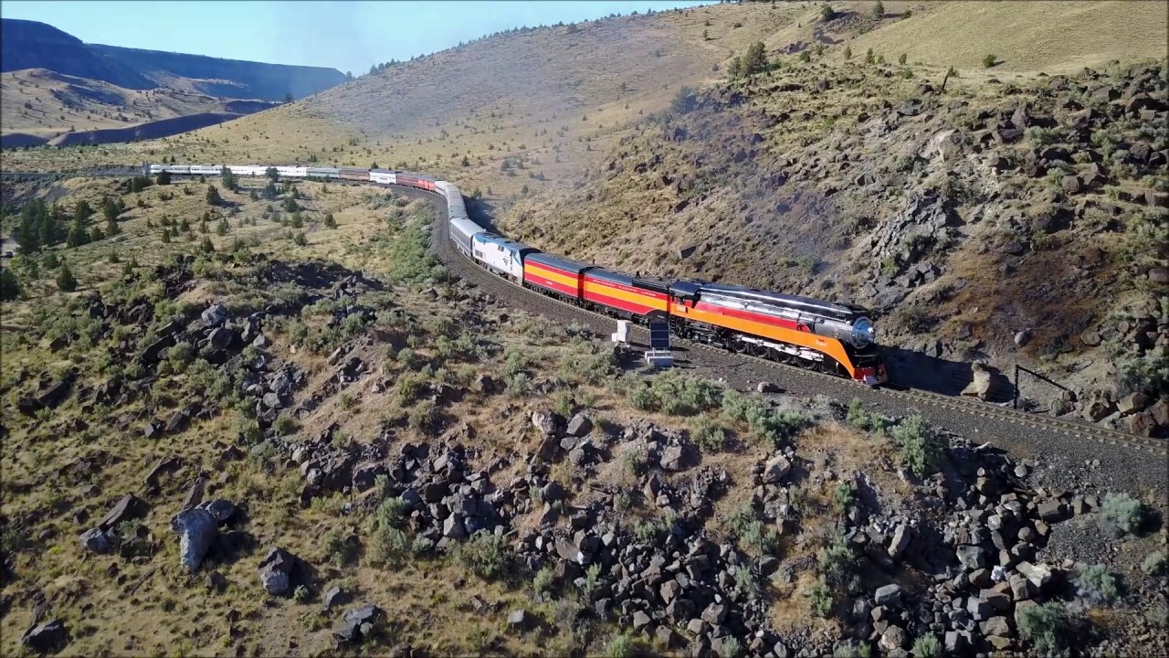 Aerial chase: SP #4449 leading the 2017 Cascades Daylight Part 1