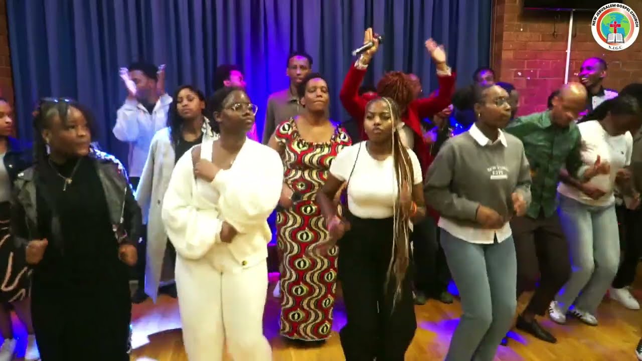 UMUKUNGA WA YESU HAMWE NURUBYIRUKO ENGLAND HAMWE NA PIANIST OLIVIER