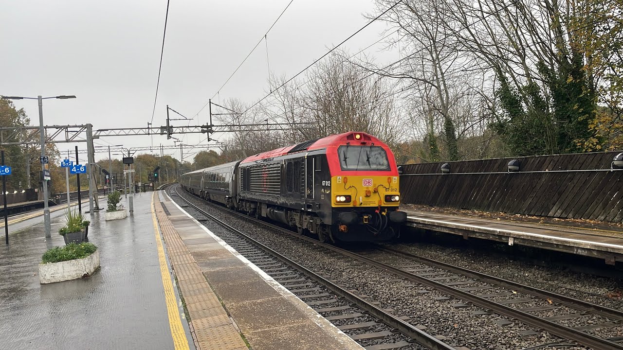 Trains at Wilmslow 10/11/2025