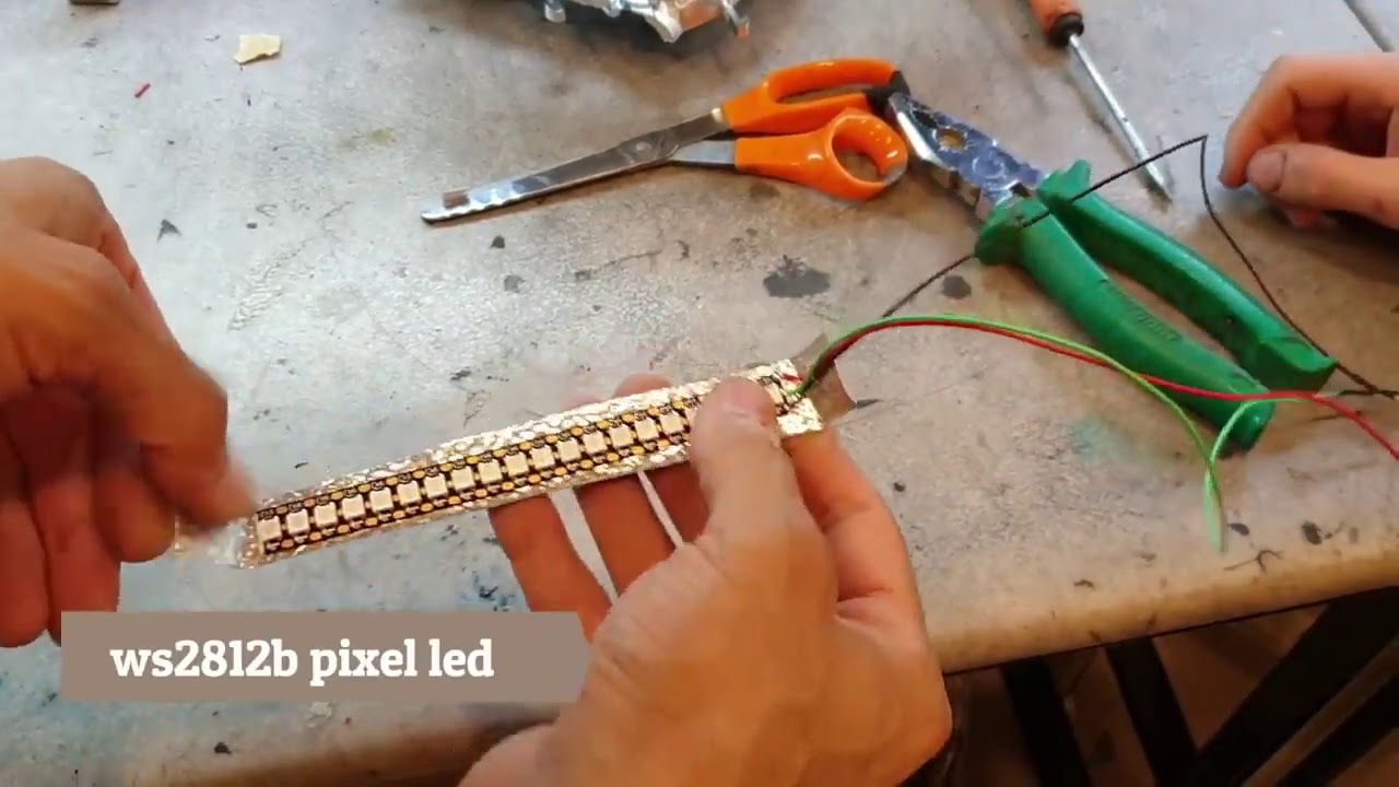 MODIFICANDO &Oacute;PTICAS DE TWINGO CON LUCES LED DLR