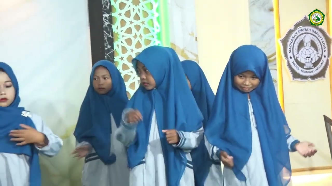 #1  EXTRA 3 PUTRI