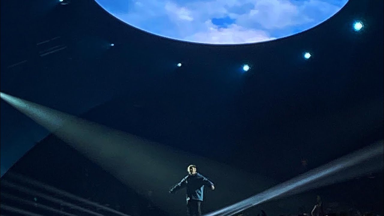 Orelsan live Rennes 23/02/22 - Medley & Baise Le Monde