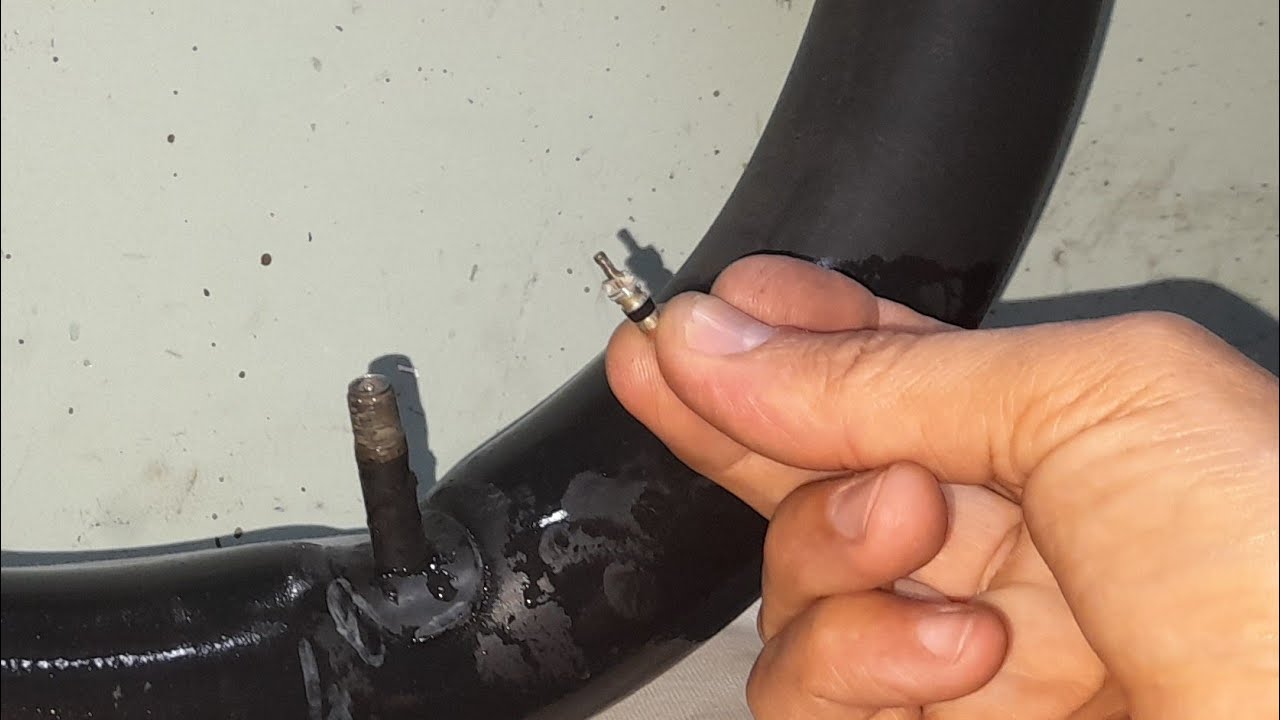 Como consertar problema na válvula da Câmara de ar da bicicleta.#dicasdebike #bicicleta #bike
