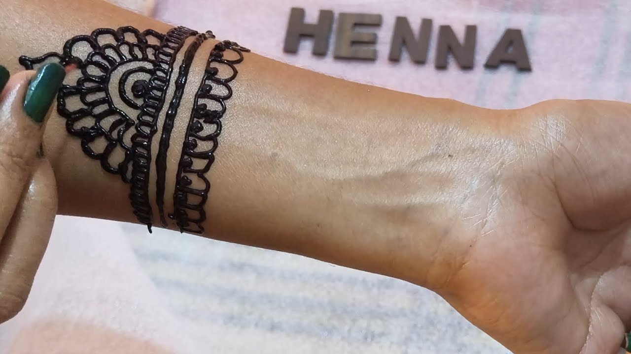 Applying mehndi with calm and soothing vibes 🌿💚 | Relaxing ASMR for peace and sleep