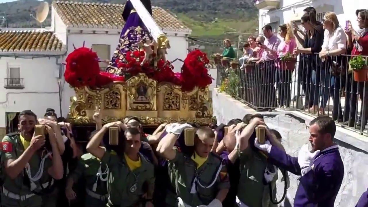 La Despedía de Álora [19]: El Nazareno de las torres comienza a subir la Cache Ancha a paso ligero