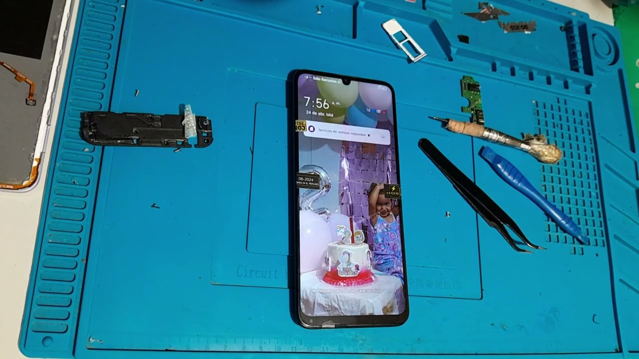 cambiar pantalla tcl 40se reemplazo sin imagen