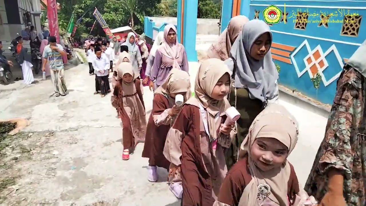 GEBYAR WISUDA AKBAR 4 // karnaval budaya sentol daya