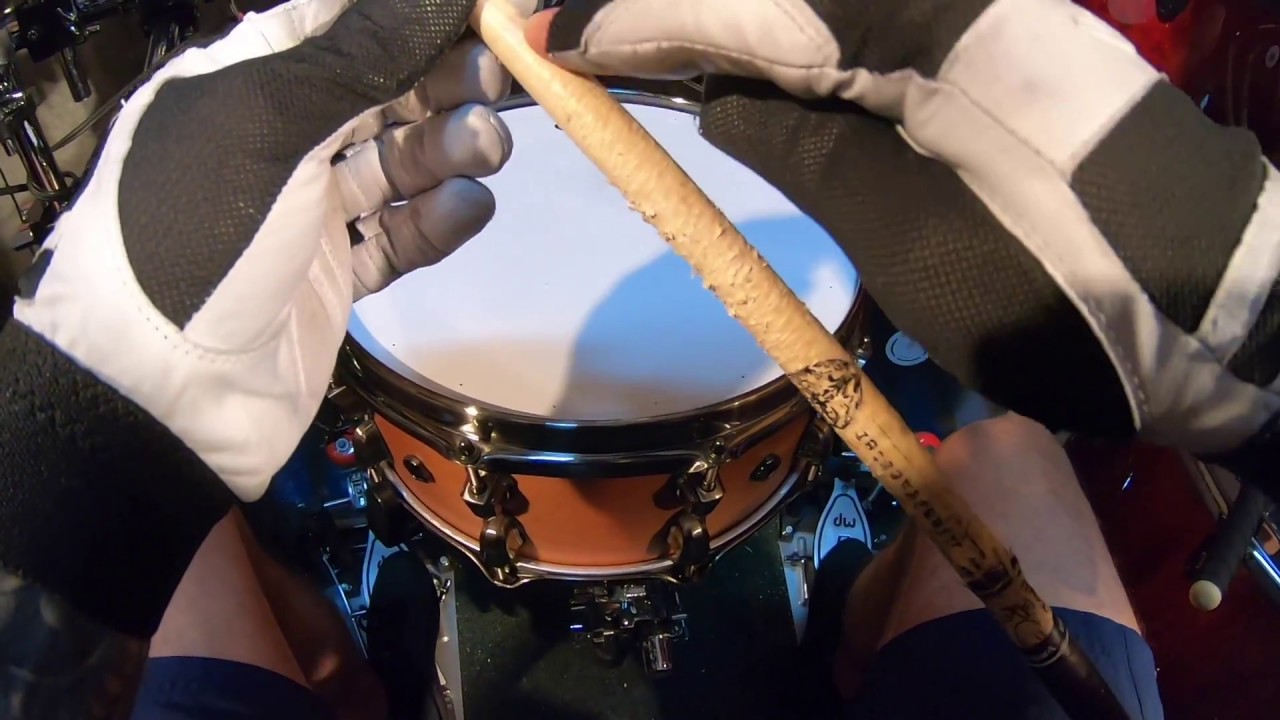 TVMaldita Presents: Aquiles Priester por que você usa luva?