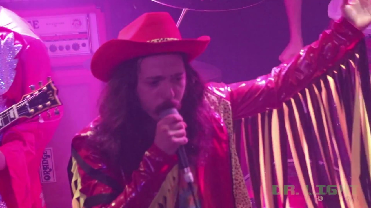 WrestleManiaks (Wrestling Tribute Band) - Hulk Hogan Theme [Live in Montreal]