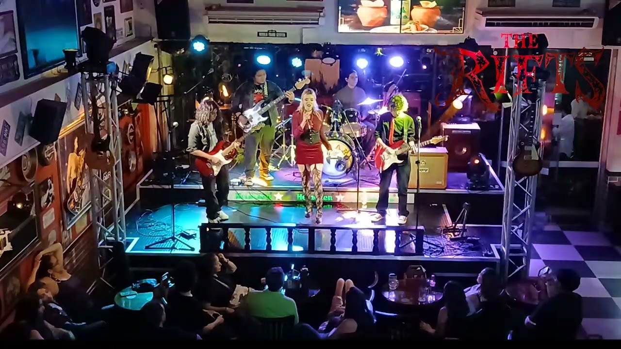 The Rifts concierto en el faro bar, covers