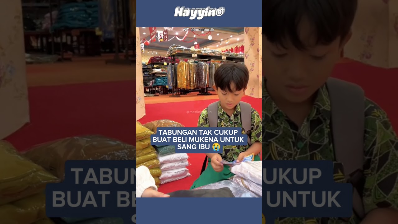 Kisah Haru Karyawan Toko Membantu Adik Kecil yang Ingin Hadiahkan Mukena untuk Ibunya. #shorts