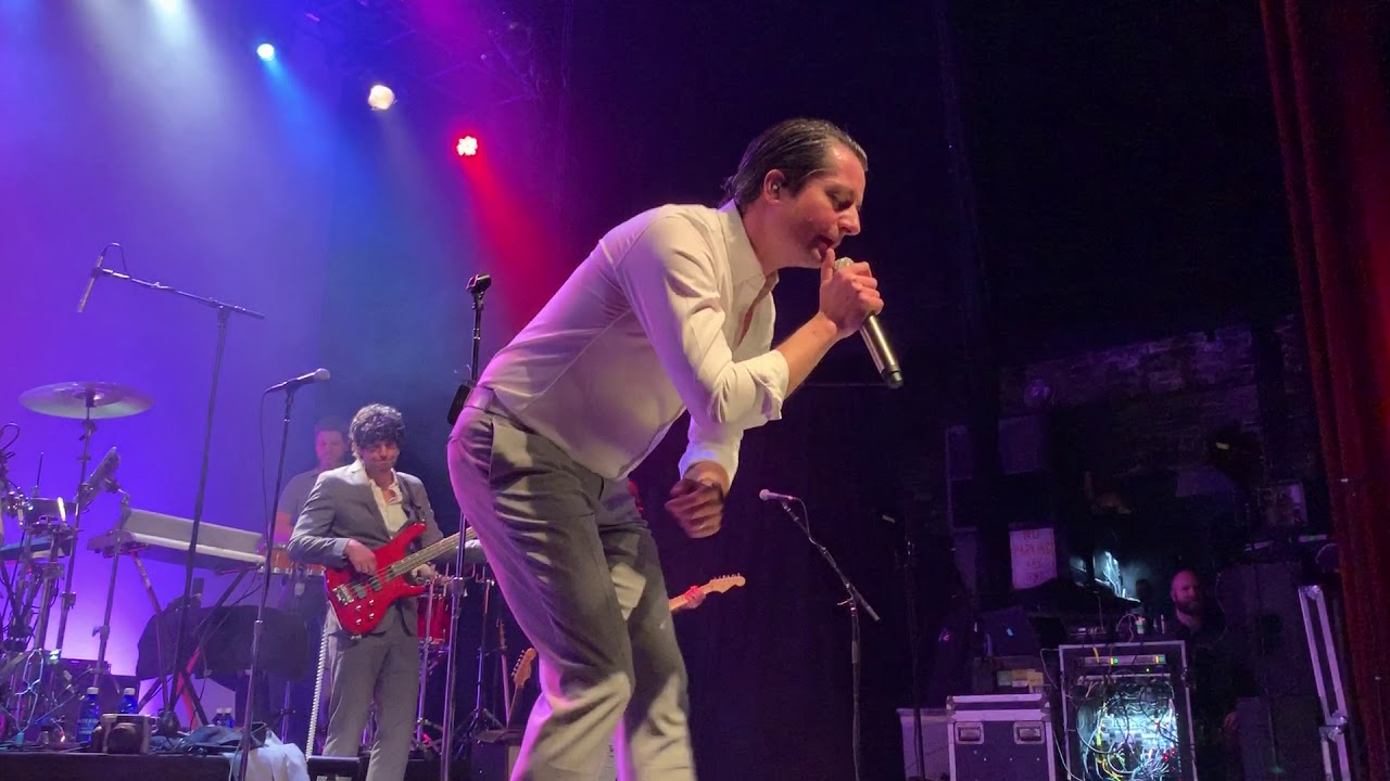 Yacht Rock Revue - 