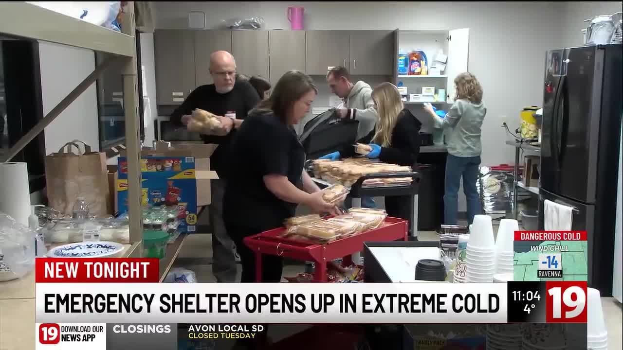 Overnight warming shelter opens in Akron