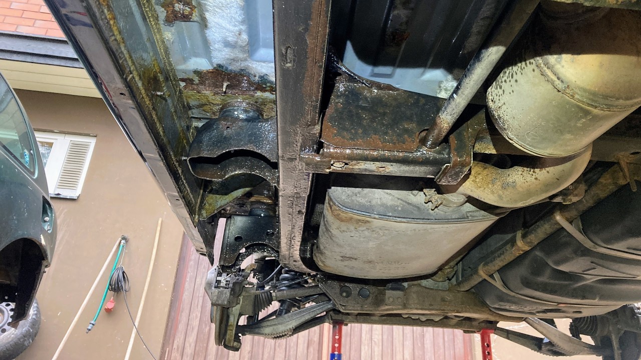 Mercedes Benz W163 - helmojen hitsaus ja ruostesuojausta