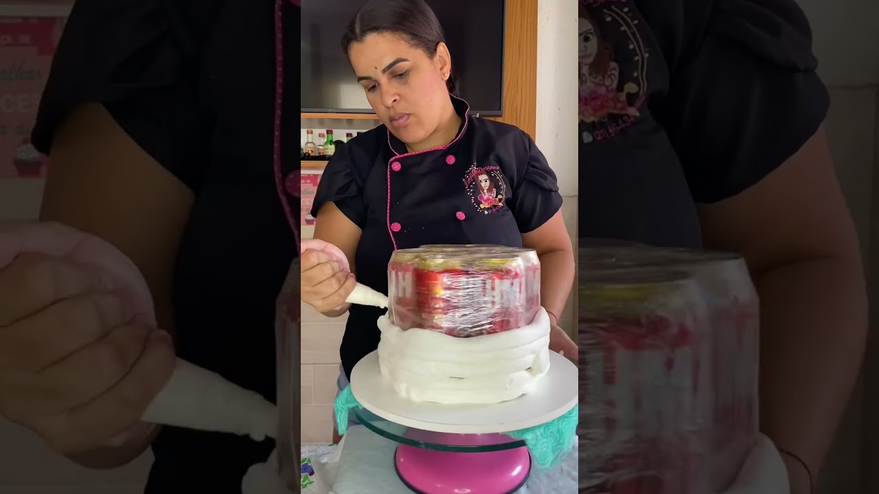 Como decorar bolo com cerveja dentro! Será que essa moda pega.