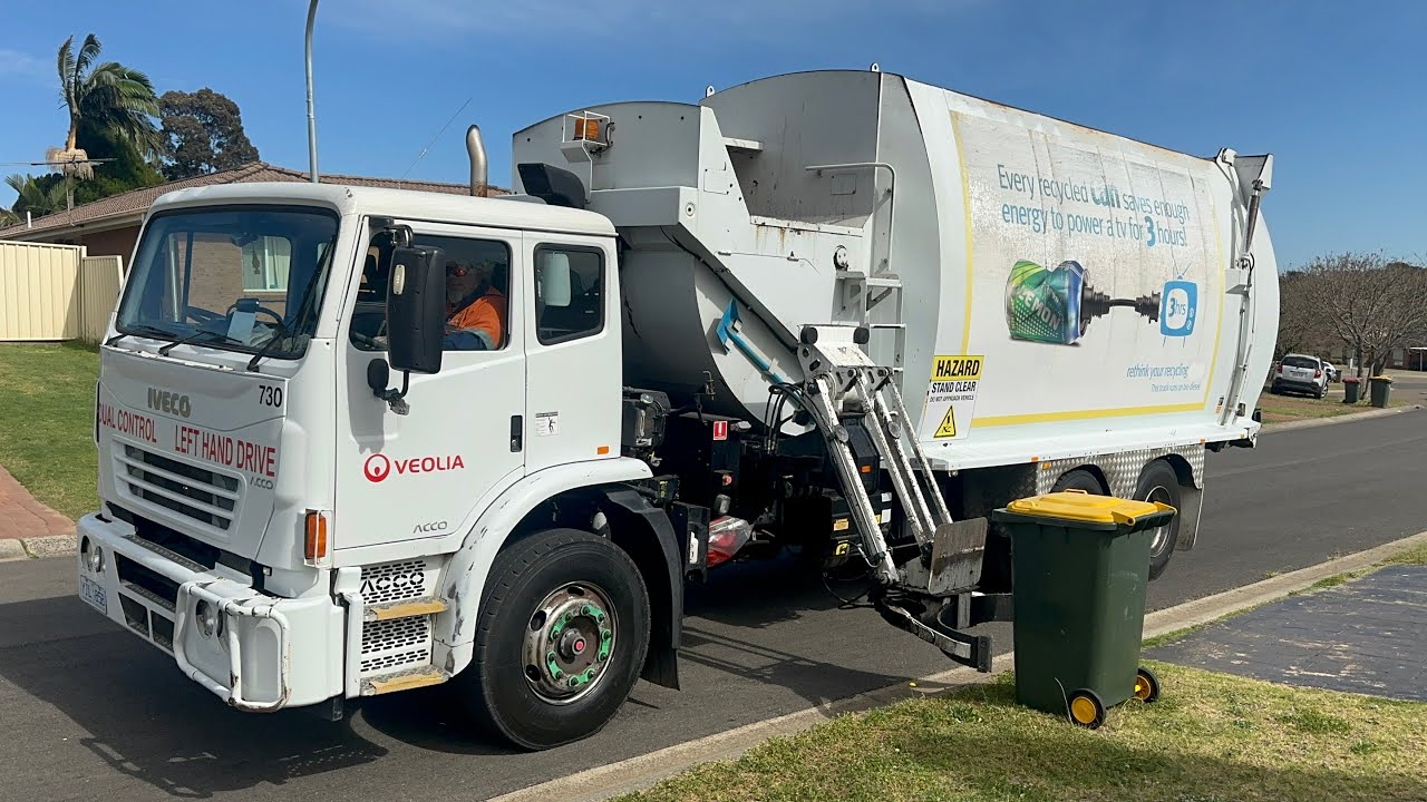 Campbelltown Garbage & Recycling - Ex Canberra SL714 SL730