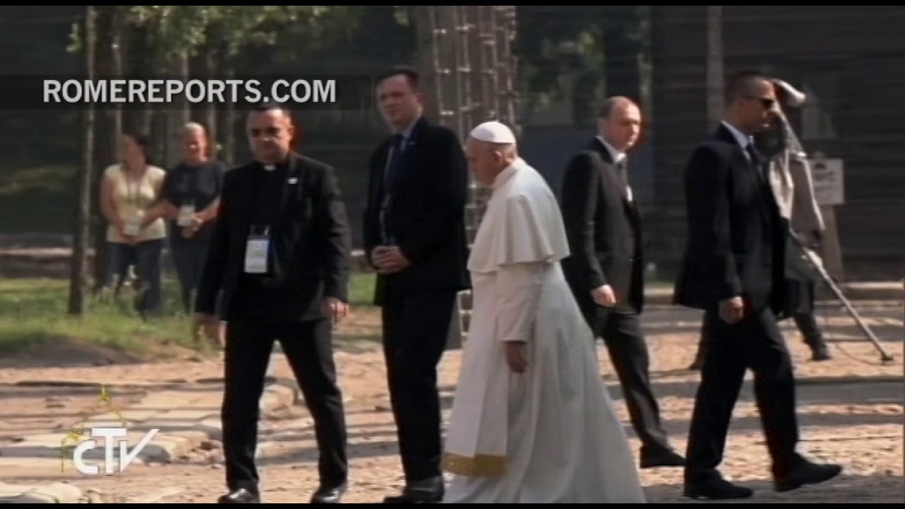 Remembering Pope's silent prayer in Auschwitz