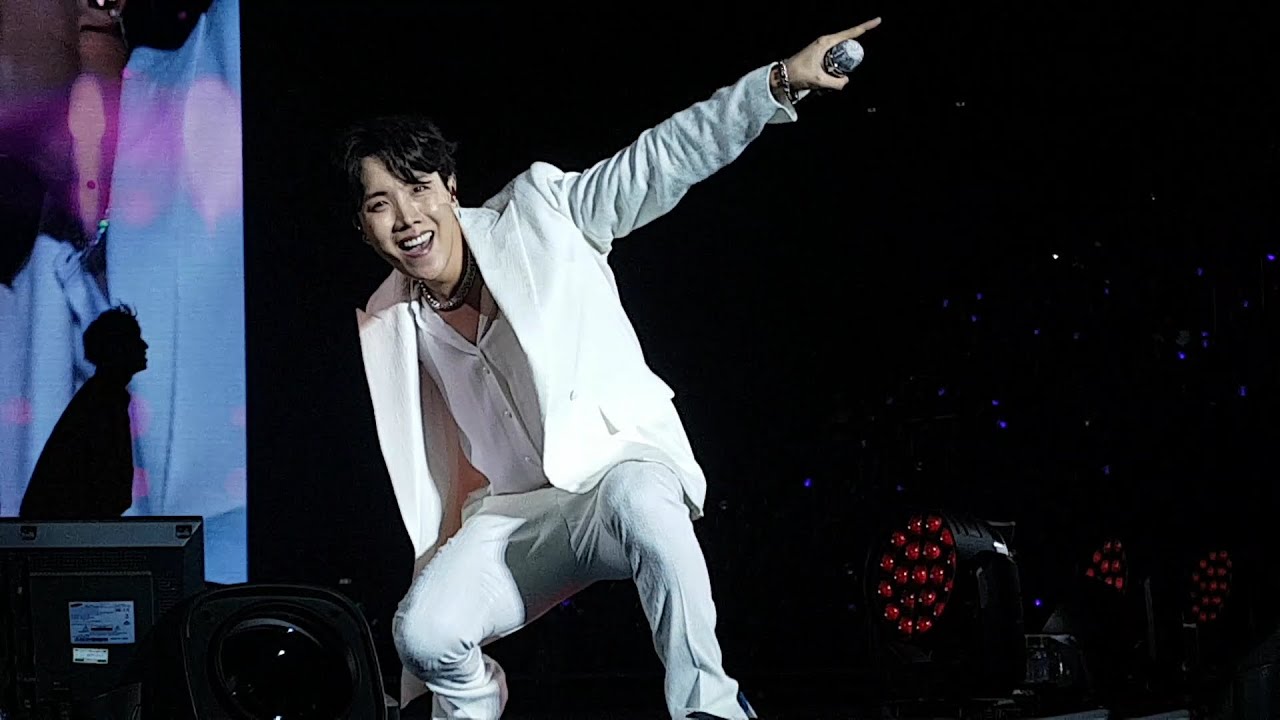 20181020 BTS 방탄소년단 @Paris DAY 2 - J-Hope: Just Dance 👑 직캠