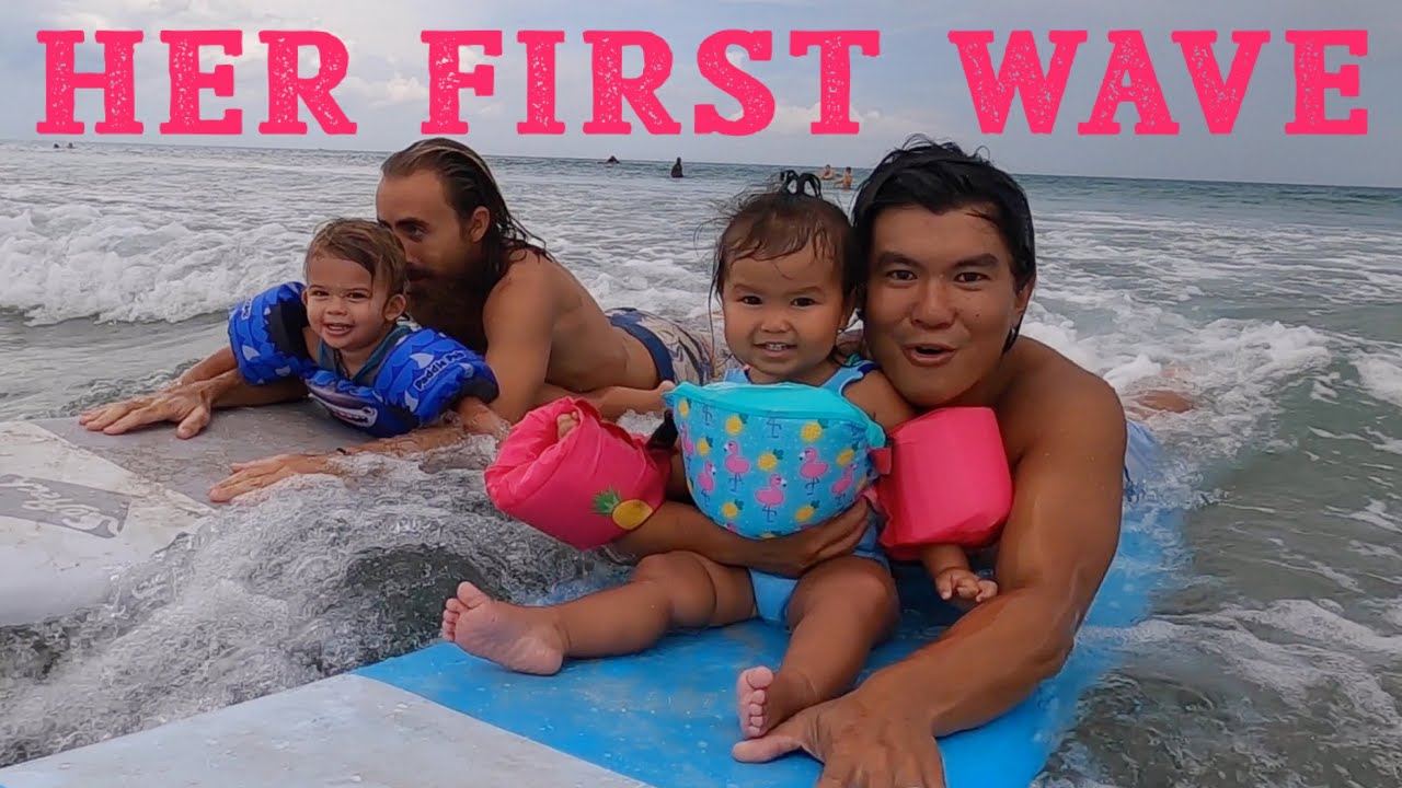 BABY GIRL IS SURFING || LITTLE SURFER GIRL || SURFER GIRL || FAMILY VLOG || DITL || GOPRO VLOG ||