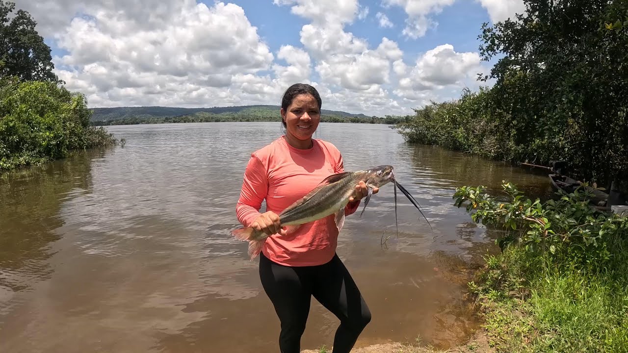 PESCARIA NO RIO XINGU  PEGAMOS PEIXES E FIZEMOS MOQUEQUA NO FOGÃO A LENHA