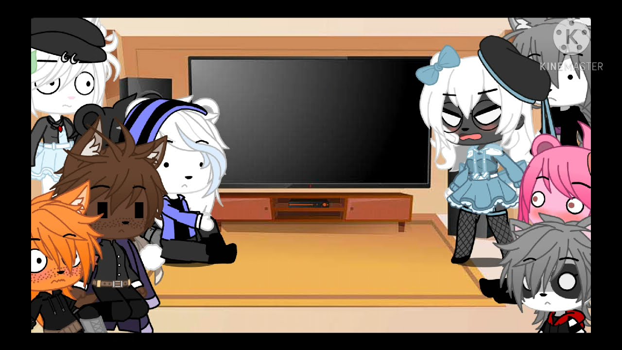Piggy character's react to ships.