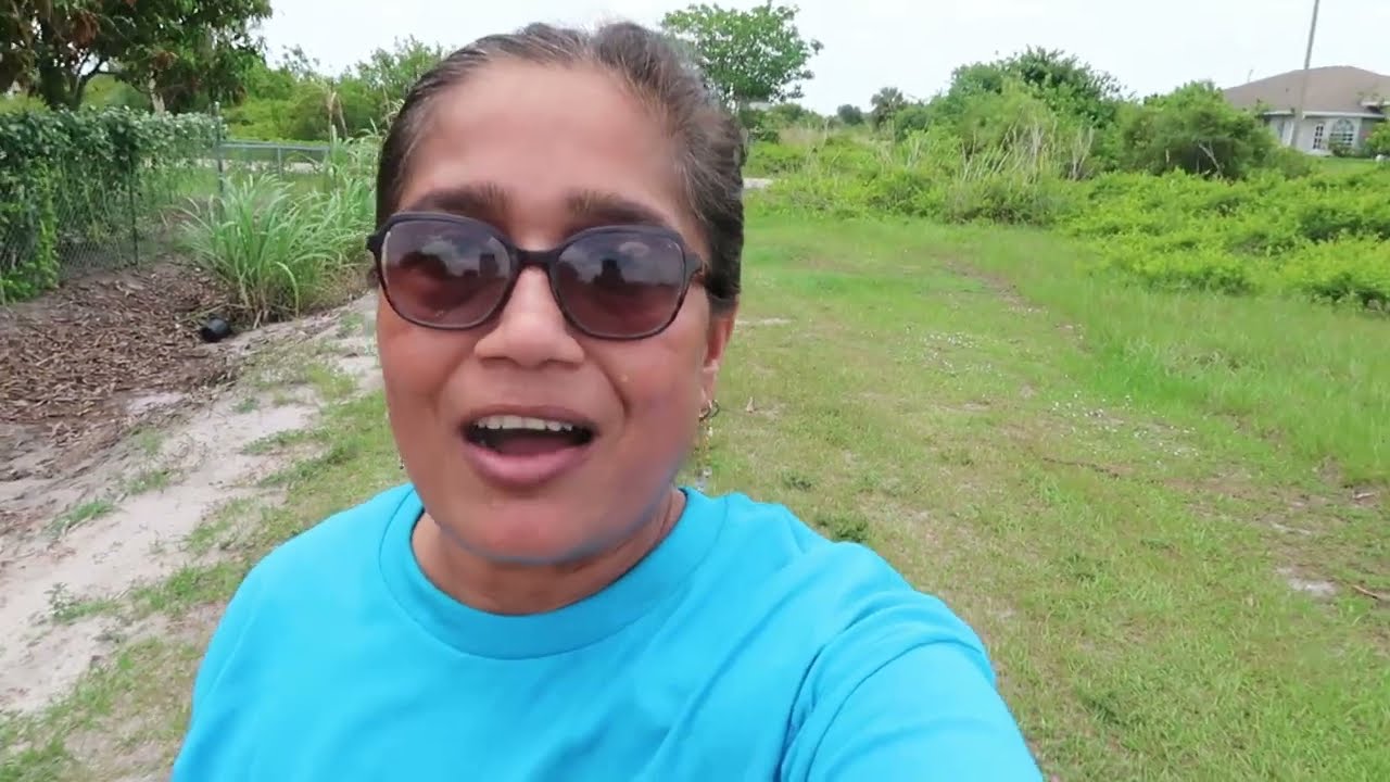 SUMMERTIME GARDEN TOUR! LOTS OF BORA & KARELA!