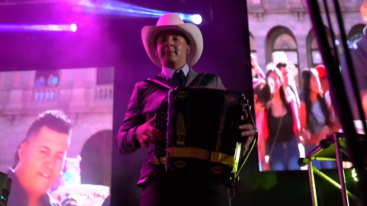 La Zenda Norte&ntilde;a - Intro, Huapangos Perros (En Vivo) Houston