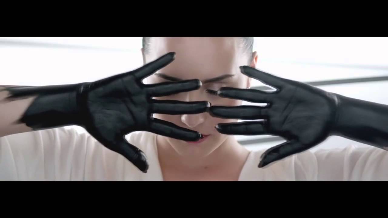 Demi Lovato - Heart Attack Backwards