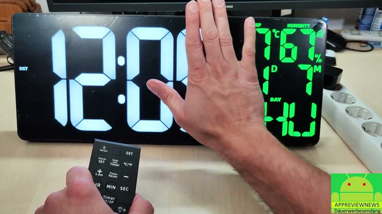 XREXS Große Digitale Wanduhr Fernbedienung 17 Zoll grün weiß leuchtende Zahlen leicht abzulesen
