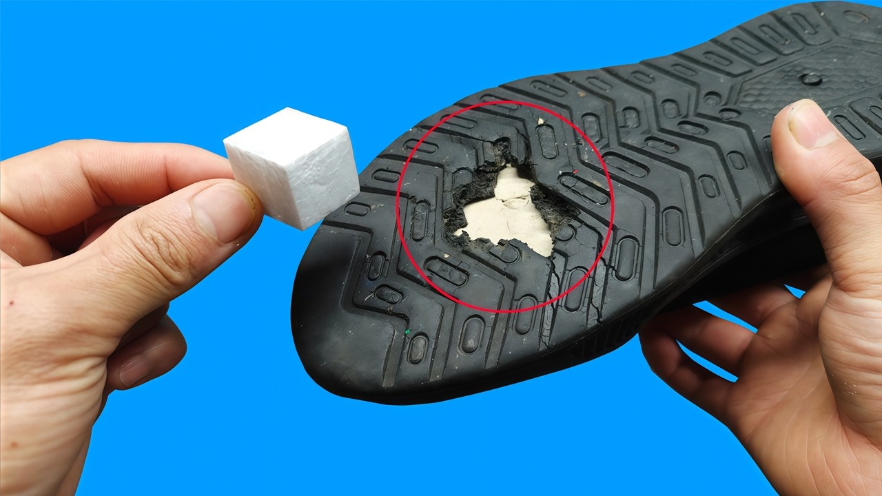 😱 With just a small piece of foam, your damaged shoes will look brand new again.