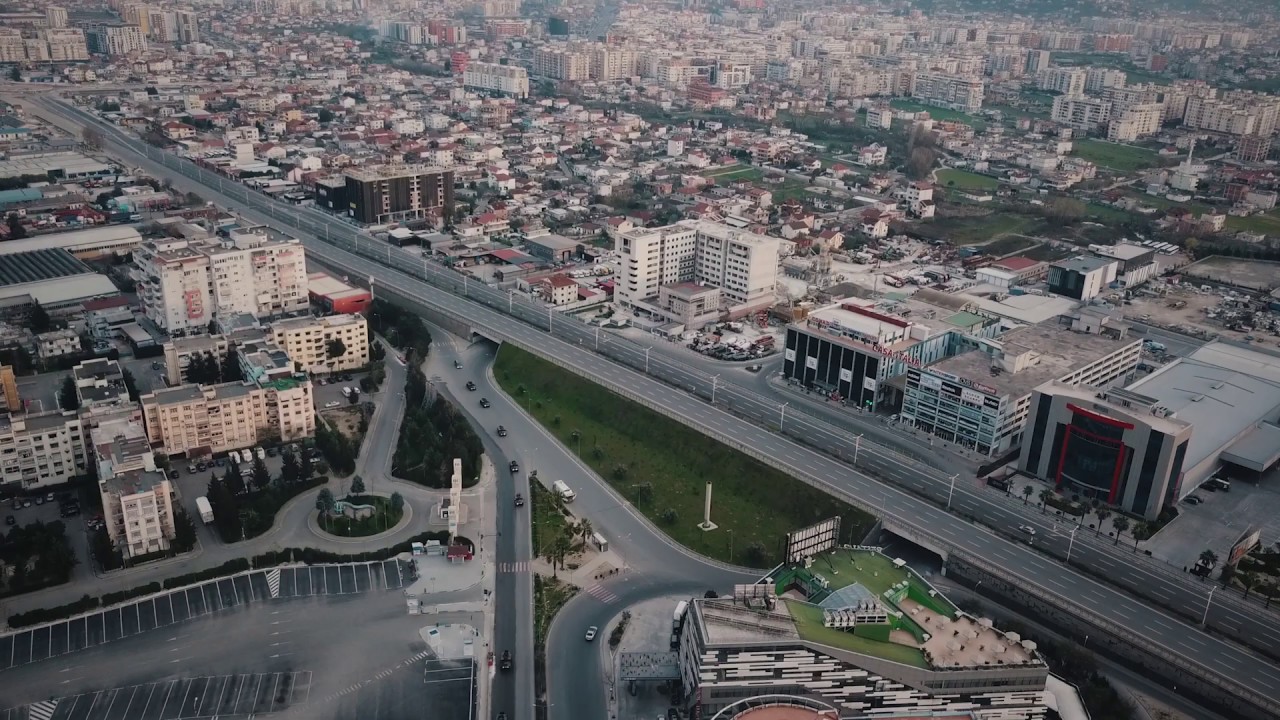 Forcat e Armatosura patrullojne ne rruget e Tiranes | (Dron)