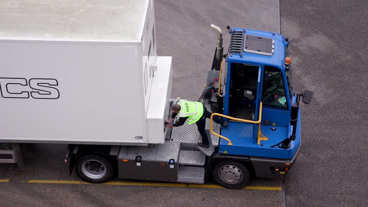 The new Terberg YT Tractor in operation at Distribution Center H&B Logistics