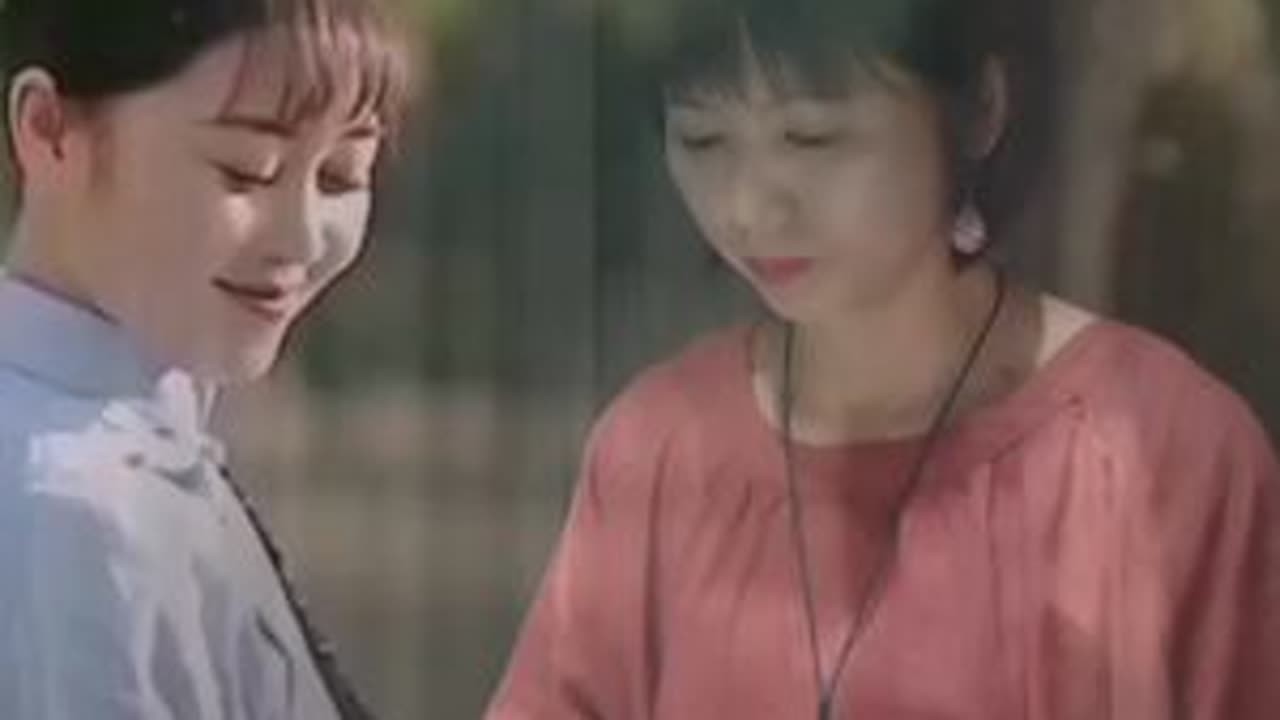 就算青丝变成了白发，你还是当年那个《小花》#非洲鼓手鼓伴奏 #生活的极致一定是简与静 #时光因懂得而美好 @喜鹊枝头叫