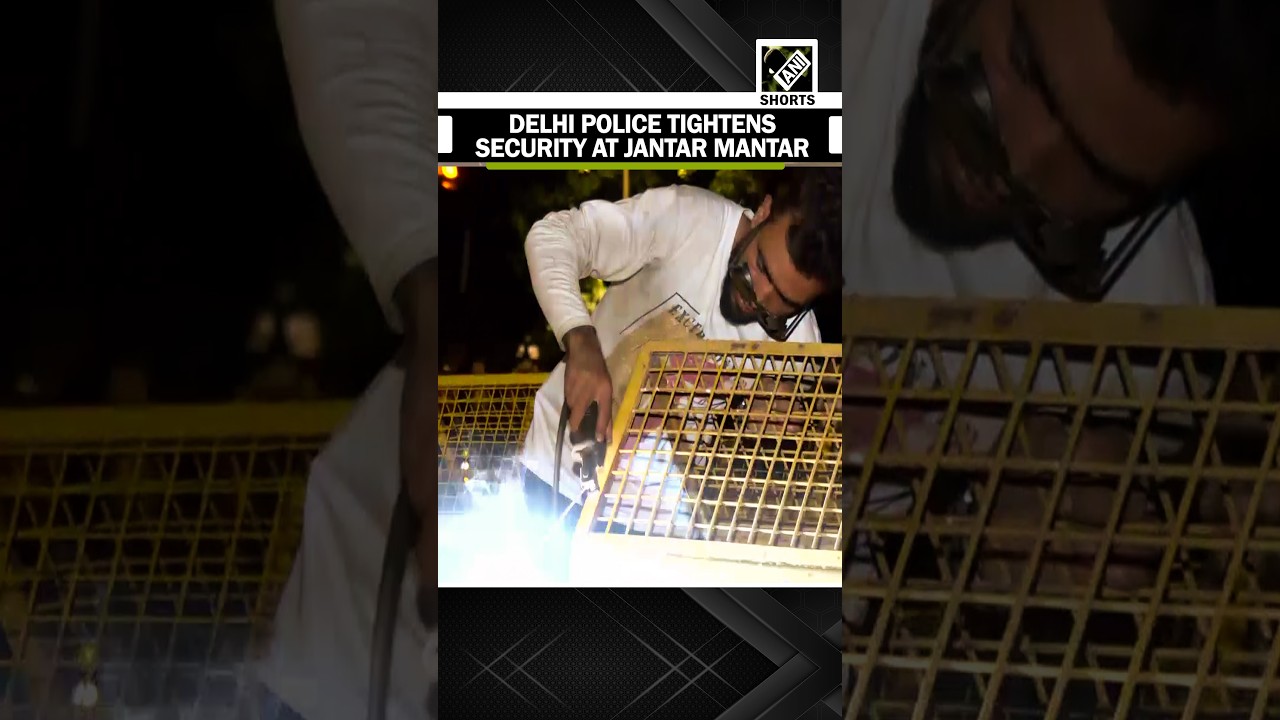 Delhi Police welds barricades with chains to heighten security at Jantar Mantar amid CJP protest
