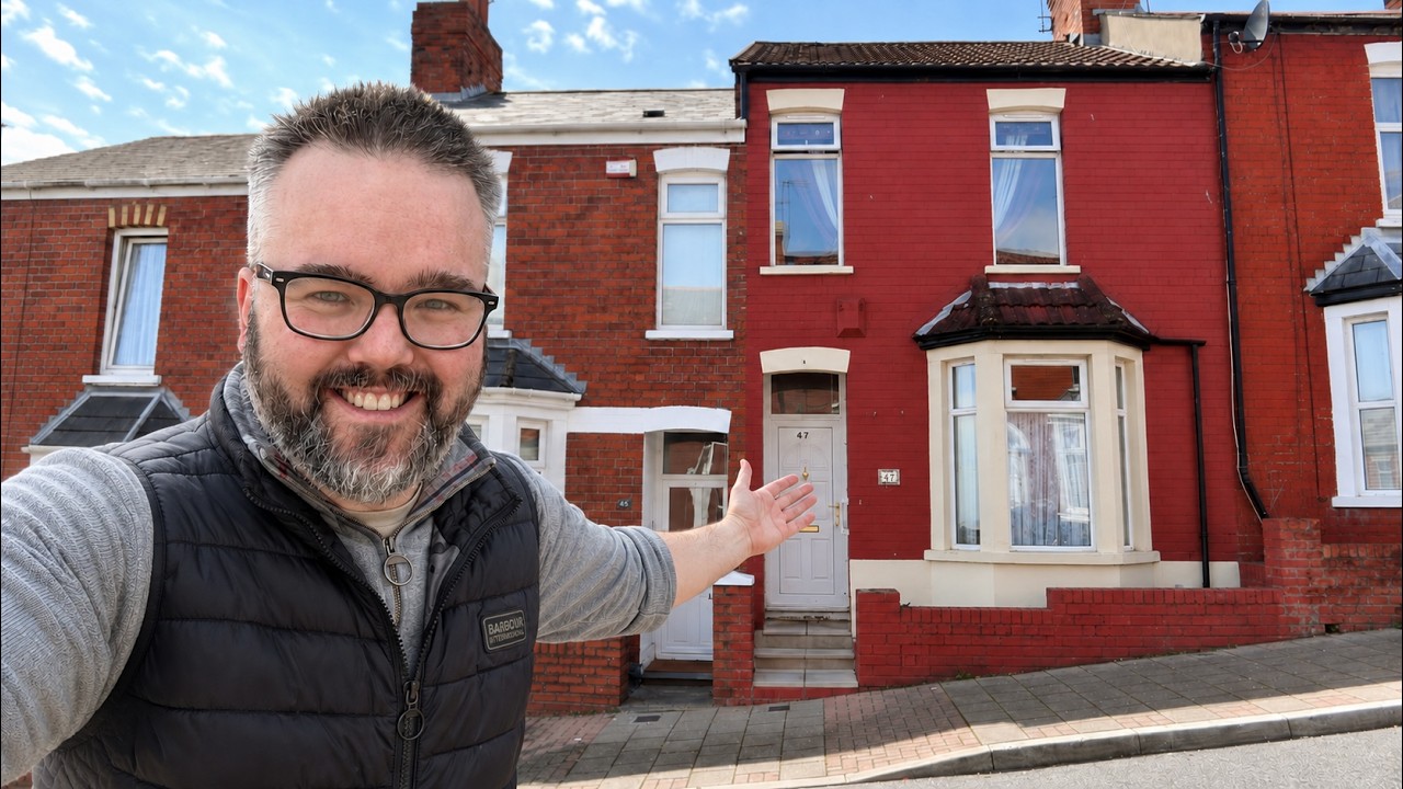 I Visited Every Gavin & Stacey Filming Location in Barry! 🎬🏴