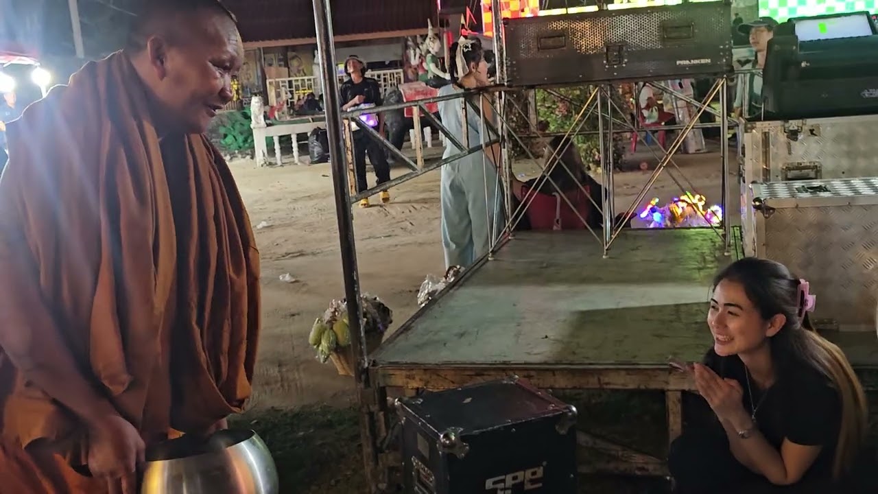 น้องฟอร์ยูเอาอะไรมาฝากพี่อุ๋งอิ๋งดีใจใหญ่เลย#สาวน้อยเพชรบ้านแพง#อุ๋งอิ๋ง 