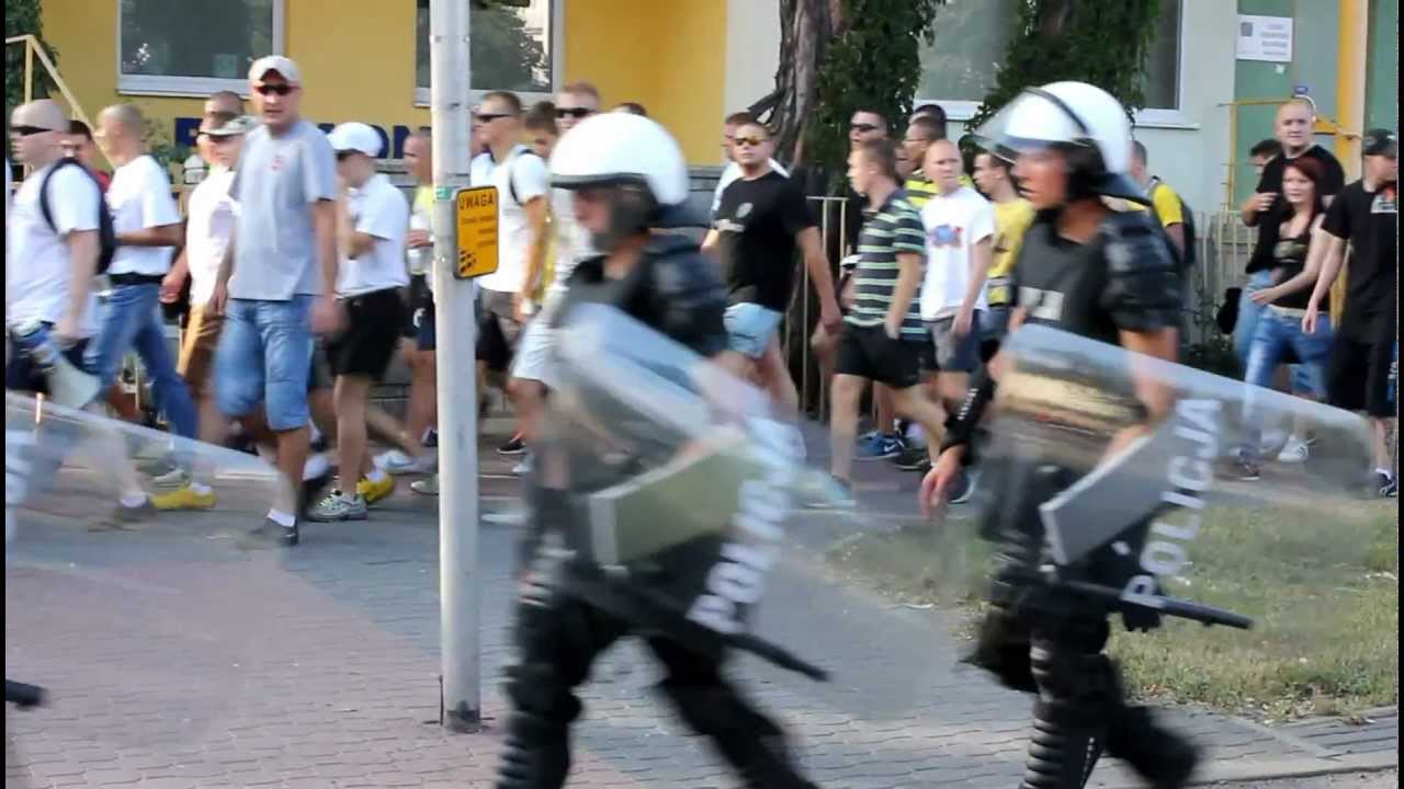 Przemarsz kibiców Motoru Lublin w Puławach