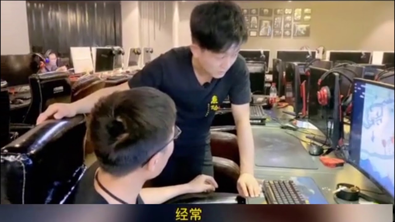（反扒魔术）中国魔术师吴彦忠街头表演如何当着路人的面偷走他身上所有东西。2(Anti-pick magic)Steal you on the street。Street magic