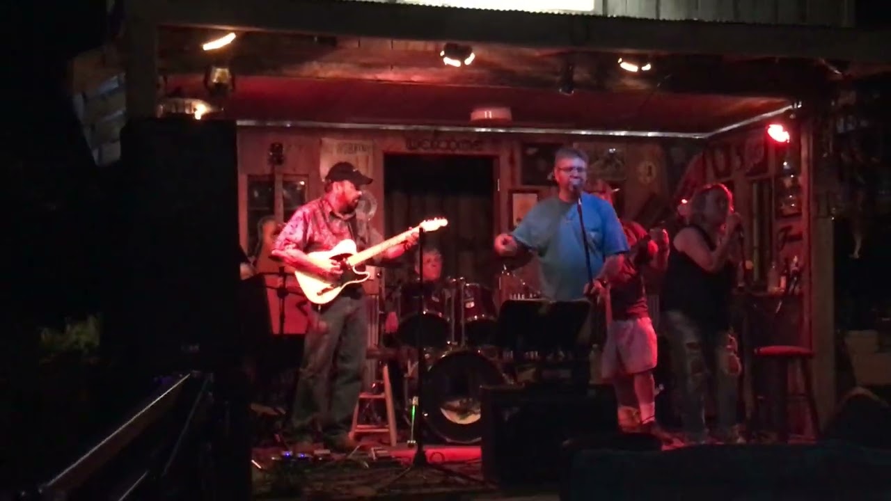2017 Wolfefest, Knocking on Heaven's Door sung by Mike Whitfield and the band Vintage