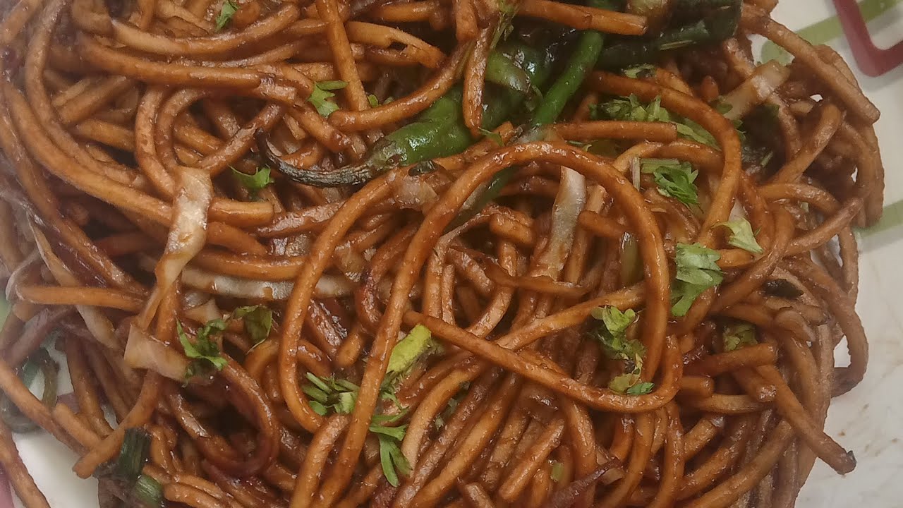 हक्का नूडल्स🍜🥘