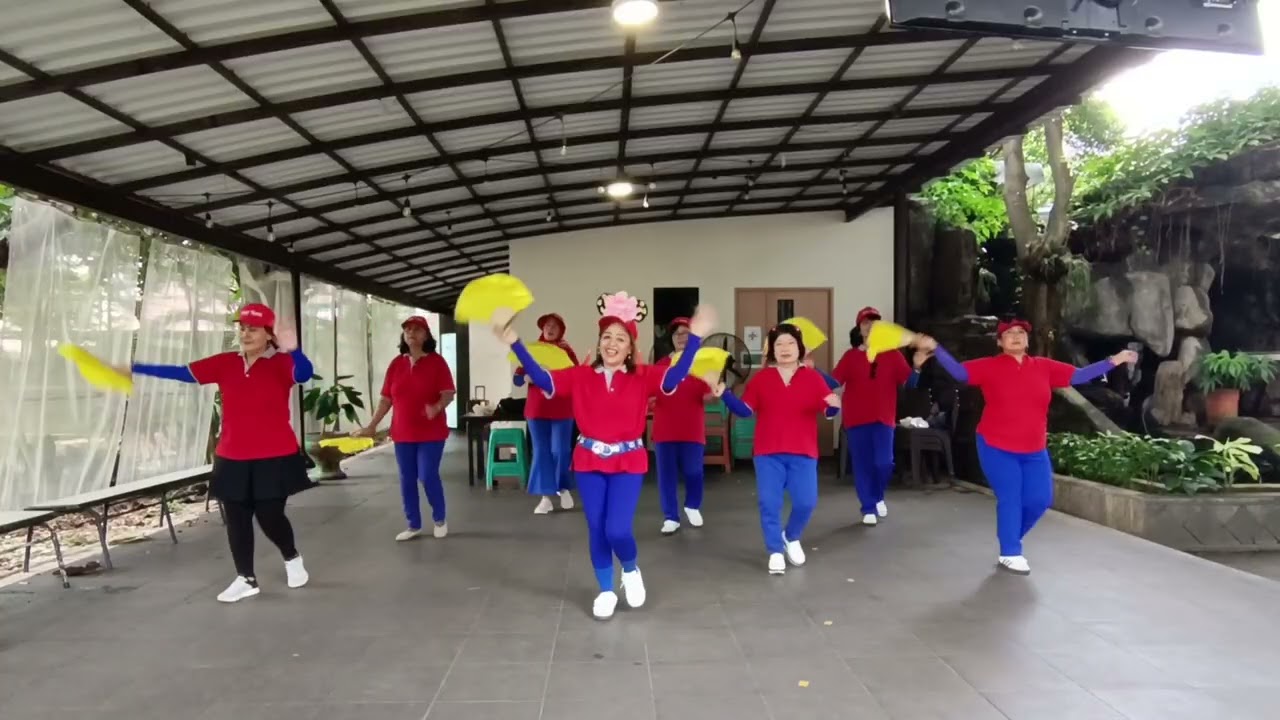 Gong Xi Gong Xi Line Dance Happy Mom, Choreographer : Duma Kristina S ( INA) 