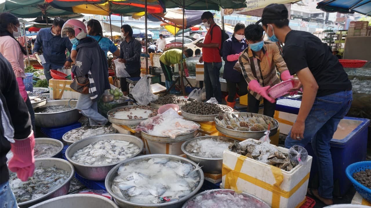 Morning Food Market Scene @Orussey Market - Walk Around Town Food Market on Morning Saturday