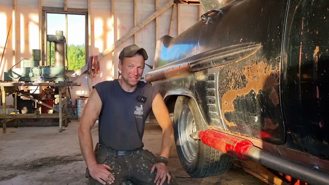 Mycke snack å besiktning av Cadillac