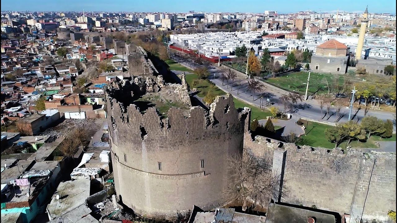 Sur'da yeniden inşa edilen evlerde sona doğru
